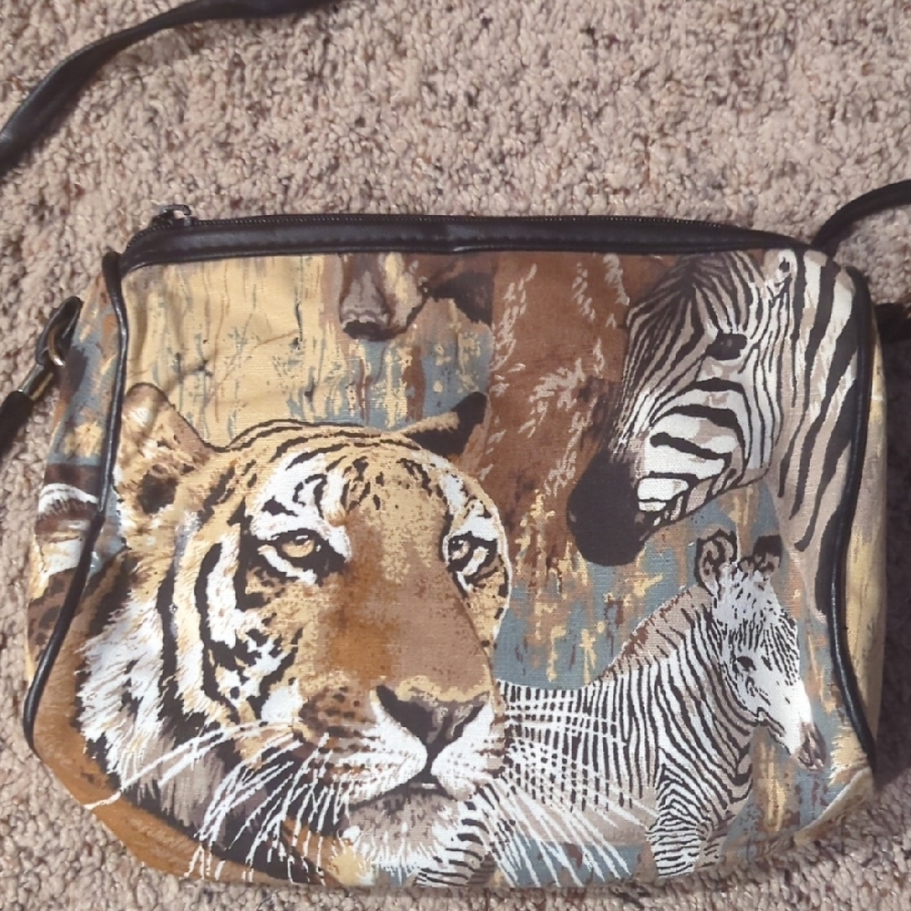 Animal Print Shoulder Bag - Picture 6 of 10